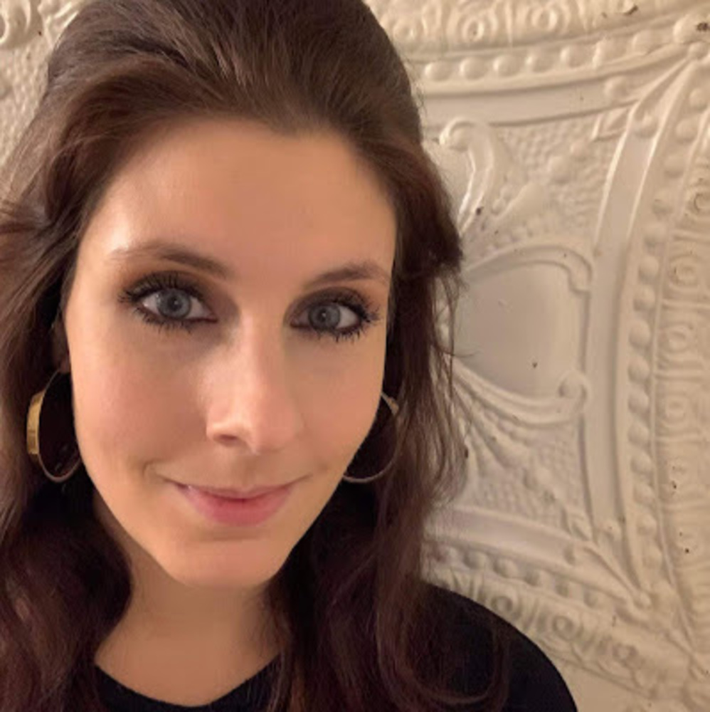 Meet your Posher, Laura